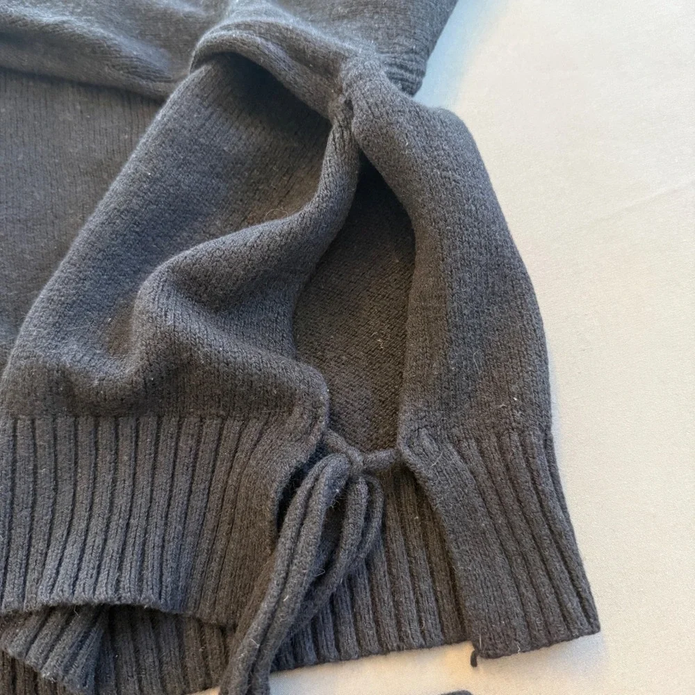 Brandy Melville Black Side Tie Cropped Knit Sweater Crewneck Long Sleeve OS‎